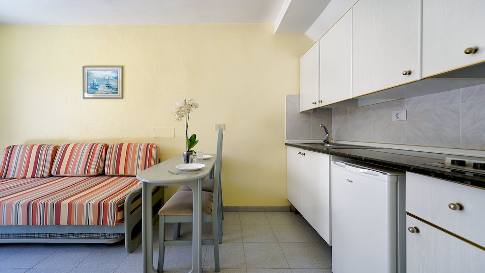 Bungalow superior del hotel Bungalows Maspalomas Oasis Club. Foto 17