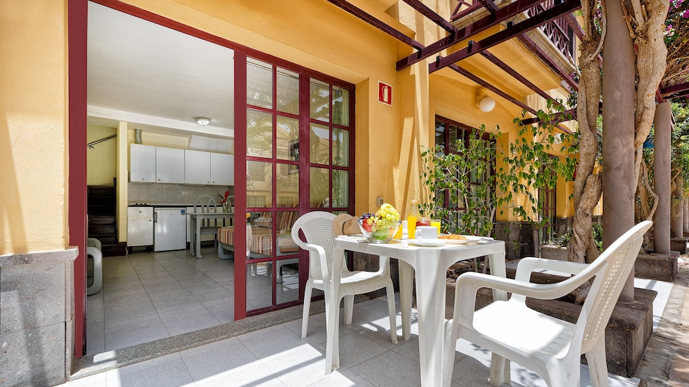 Bungalow superior del hotel Bungalows Maspalomas Oasis Club. Foto 21