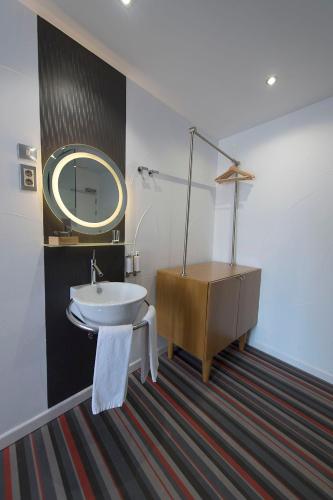 Habitación doble con balcón del hotel Posada Del Dragón Boutique. Foto 18