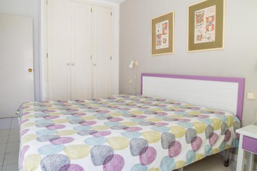 Apartamento con vistas a la piscina del hotel Sun's Gardens. Foto 1