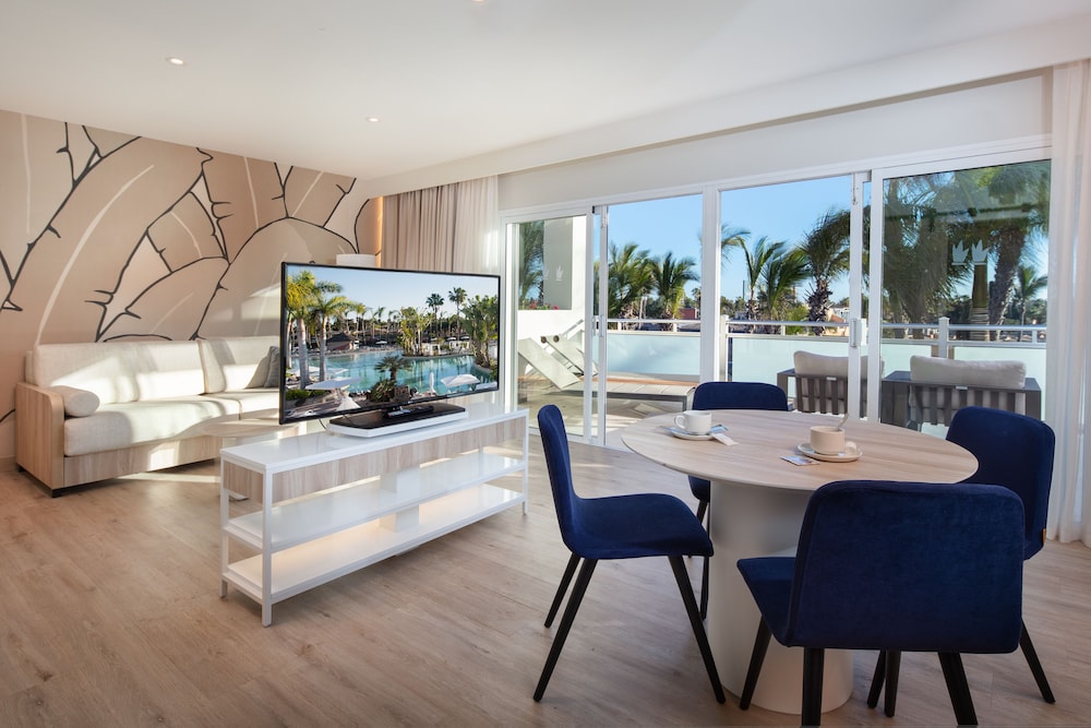 Suite Balcón o Terraza 1 Cama queen Vista Patio del hotel Maspalomas Princess. Foto 5