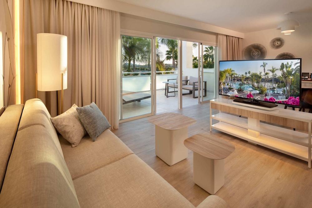 Suite Balcón o Terraza 1 Cama queen Vista Patio del hotel Maspalomas Princess. Foto 6