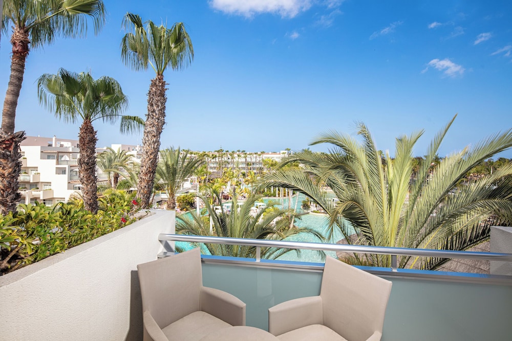 Suite Balcón o Terraza 1 Cama queen Vista Patio del hotel Maspalomas Princess. Foto 9
