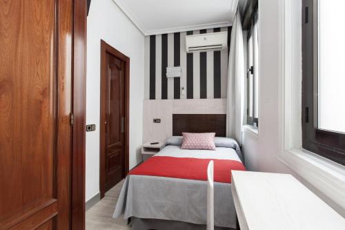 Habitación Individual del hotel Castilla I - Atocha. Foto 3