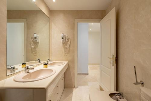 Habitación Familiar del hotel Castilla Ii - Puerta Del Sol. Foto 4