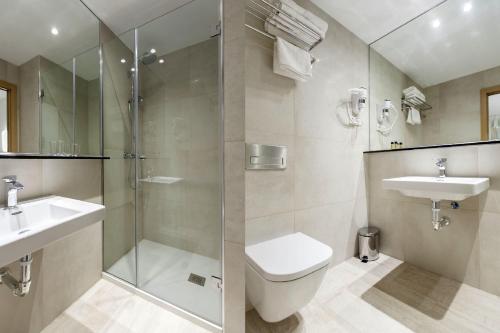 Habitación Familiar del hotel Castilla Ii - Puerta Del Sol. Foto 8