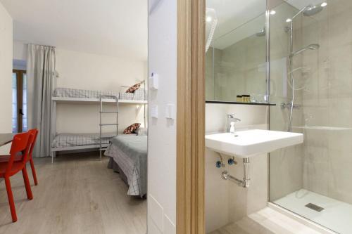 Habitación Familiar del hotel Castilla Ii - Puerta Del Sol. Foto 12