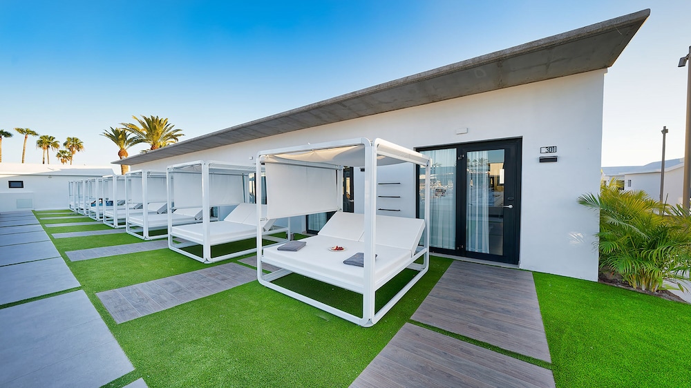 Habitación Deluxe Cama Balinesa del hotel Club Maspalomas Suites and Spa - Adults Only