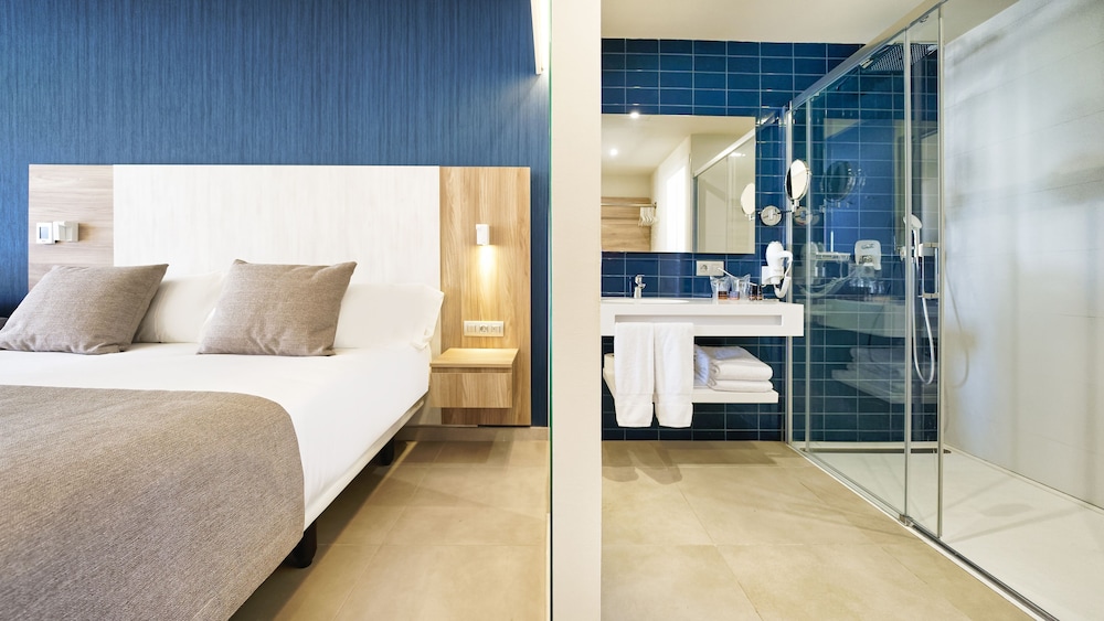 Habitación Deluxe (One Night) del hotel Club Maspalomas Suites and Spa - Adults Only. Foto 3