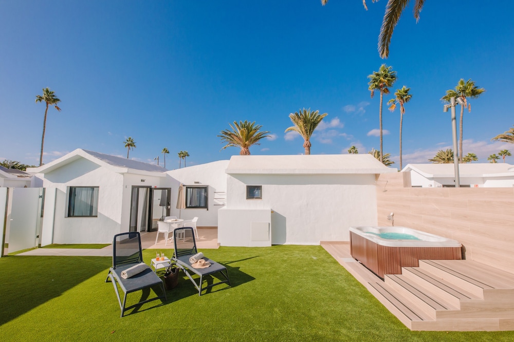 Junior Suite Jardín Privado y Jacuzzi del hotel Club Maspalomas Suites and Spa - Adults Only. Foto 7