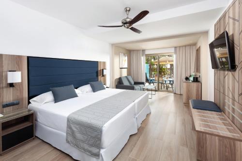 Habitación Doble con piscina privada del hotel Riu Palace Oasis