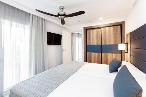 Habitación Familiar del hotel Riu Palace Oasis. Foto 1