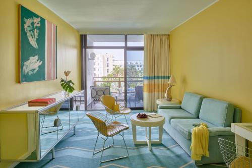 Junior suite Vista Mar Lujo Vista Piscina Vista Jardin 2 Camas individuales del hotel Seaside Palm Beach. Foto 5