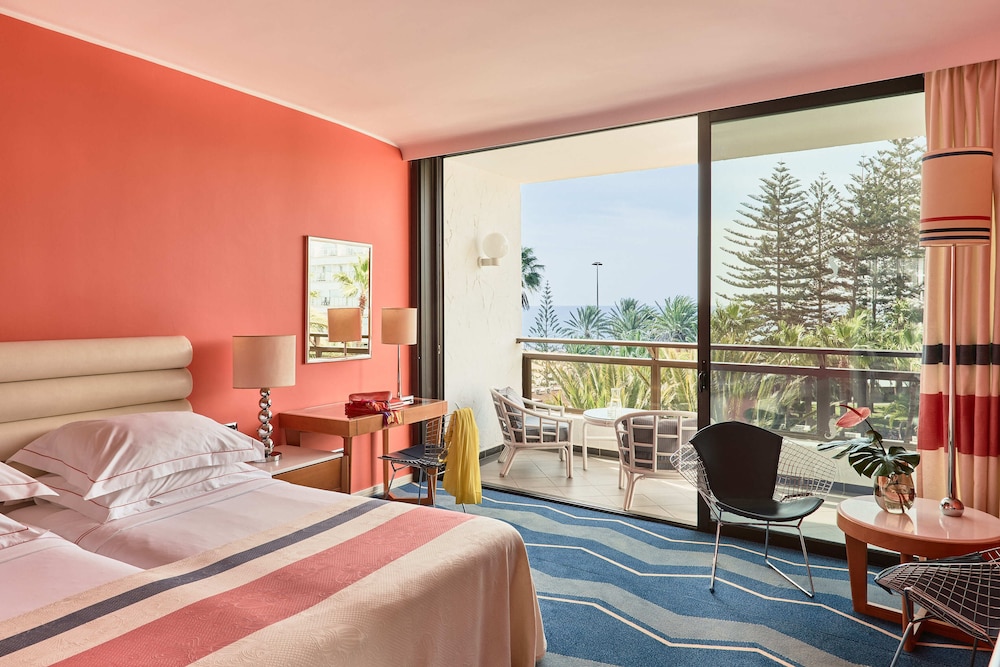 Habitación doble superior, vistas al mar (or Pool View) del hotel Seaside Palm Beach. Foto 1