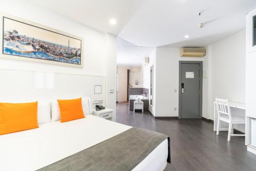 Habitación Doble Superior con bañera de hidromasaje del hotel Sans. Foto 3