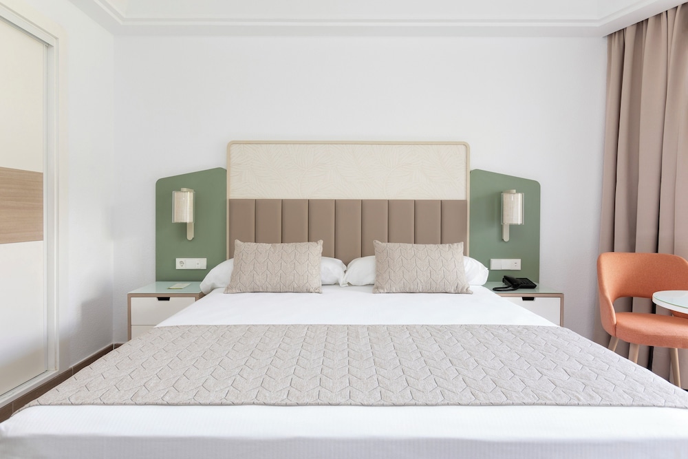 Habitación doble, balcón, vistas al jardín del hotel Riu Gran Canaria - All Inclusive. Foto 7