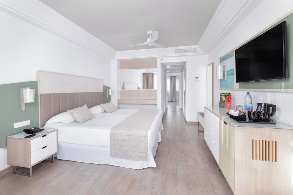 Suite, balcón, vistas al mar del hotel Riu Gran Canaria - All Inclusive. Foto 2