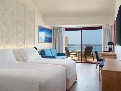 Habitación Doble Superior con vistas al mar del hotel H10 Playa Meloneras Horizons Collection. Foto 1