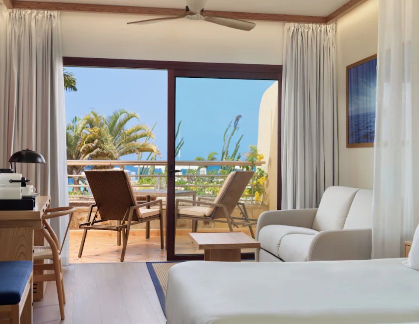 Habitación superior, vistas al mar (2 Adults & 1 Child) del hotel H10 Playa Meloneras Horizons Collection. Foto 2