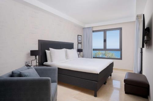 Suite de 2 dormitorios con vistas panorámicas del hotel Radisson Blu Resort, Gran Canaria. Foto 3