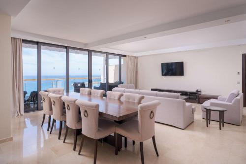 Suite de 2 dormitorios con vistas panorámicas del hotel Radisson Blu Resort, Gran Canaria. Foto 7