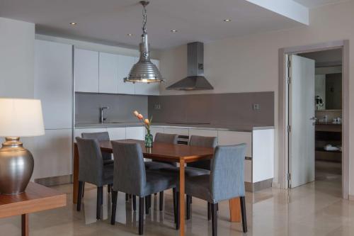 Suite Superior de 1 dormitorio con vistas al mar del hotel Radisson Blu Resort, Gran Canaria. Foto 4