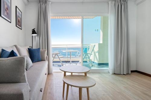 Apartamento Superior con vistas al mar en la planta alta del hotel Servatur Green Beach. Foto 3