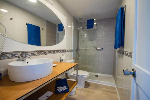 Apartamento Estándar con vistas parciales al mar del hotel Servatur Green Beach. Foto 3