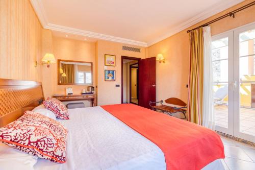 Habitación doble Vista Montaña Bañera Balcón o Terraza (solo lunas de miel) 2 Camas individuales del hotel Cordial Mogán Playa