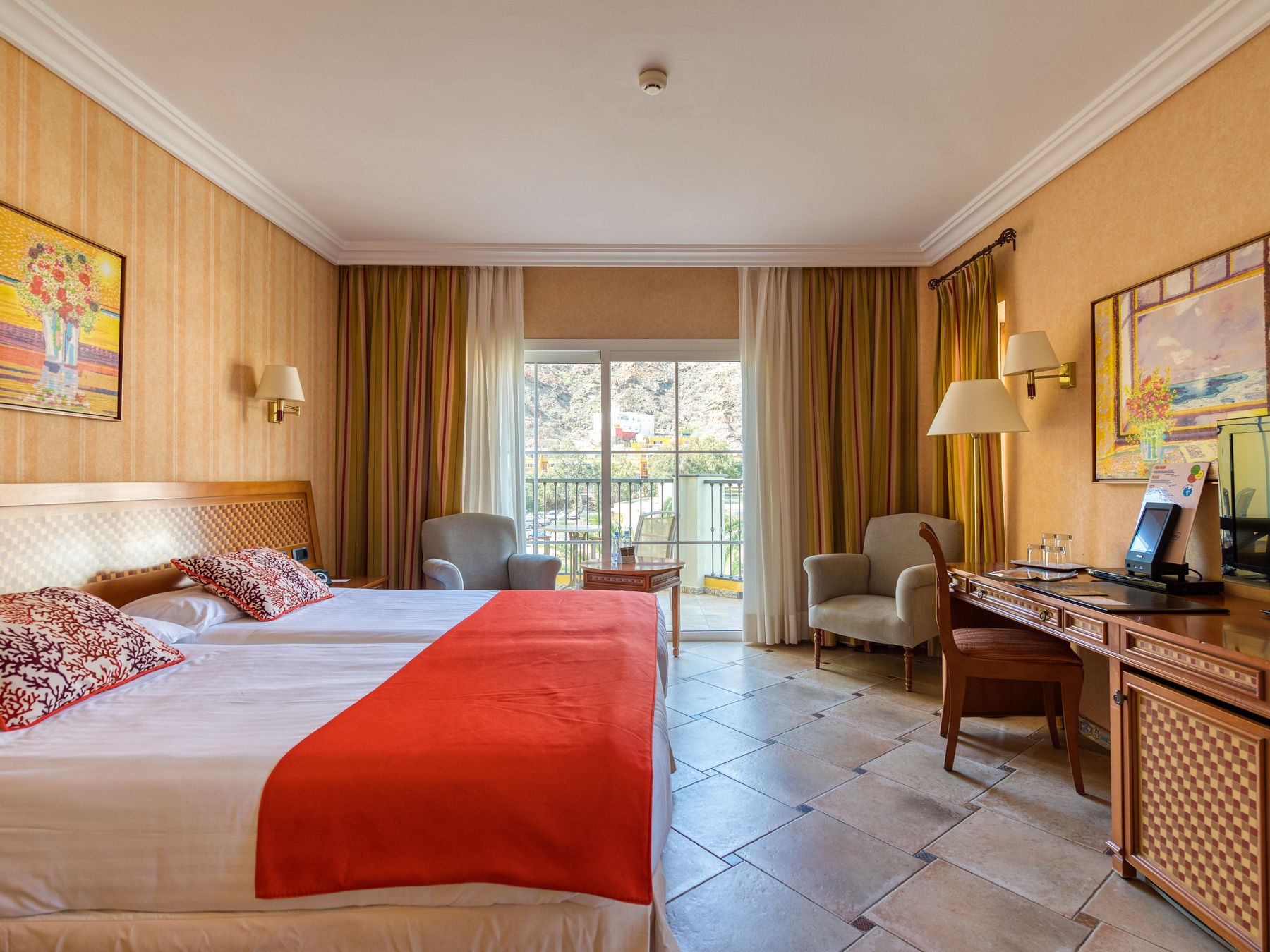 Habitación familiar del hotel Cordial Mogán Playa. Foto 2