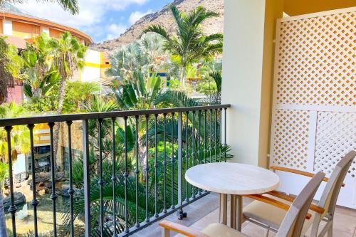 Habitación doble Balcón o Terraza 2 Camas individuales del hotel Cordial Mogán Playa. Foto 3