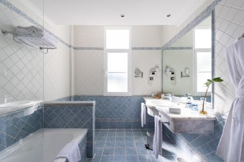 Habitación doble Bañera Balcón o Terraza Superior 2 Camas individuales del hotel Cordial Mogán Playa. Foto 3