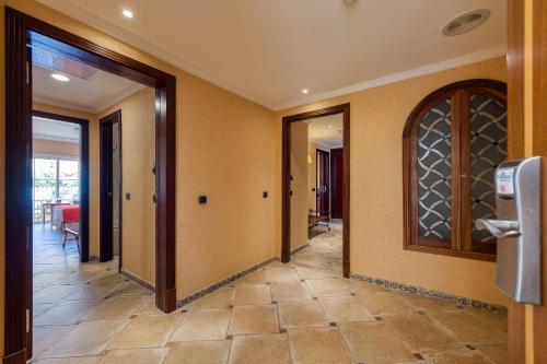 Habitación familiar Balcón o Terraza 2 Camas individuales 1 Cama doble del hotel Cordial Mogán Playa. Foto 1