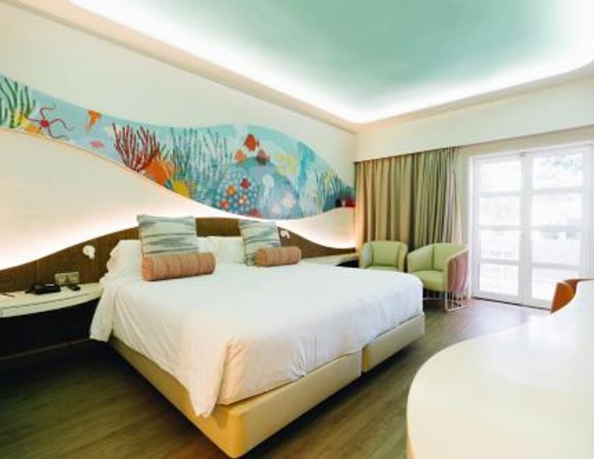 Habitación Doble Estándar con balcón francés del hotel LIVVO Puerto de Mogán. Foto 2
