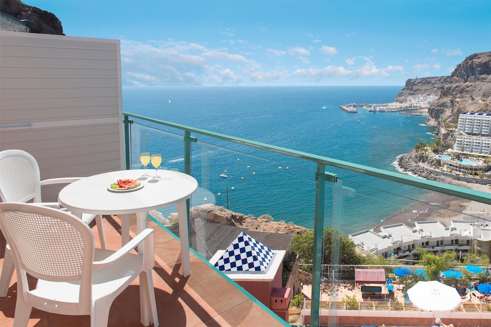 Habitación estándar, vistas al mar (Ocean Room) del hotel Mogan Princess and Beach Club. Foto 2