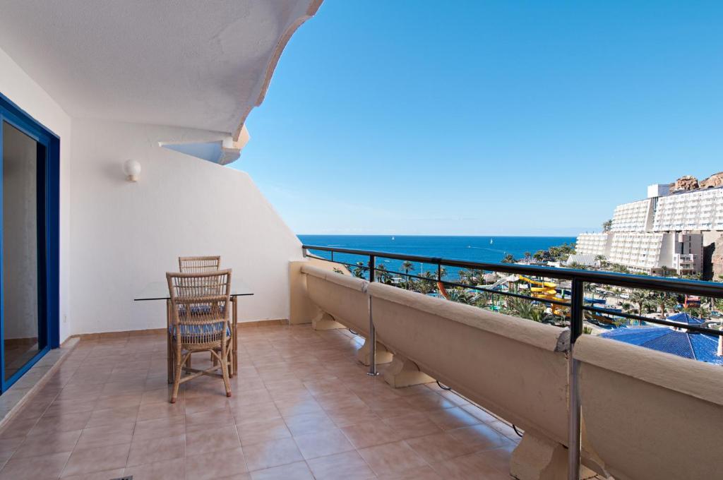 Habitación familiar Vista Mar del hotel LIVVO Lago Taurito & Aquapark. Foto 1