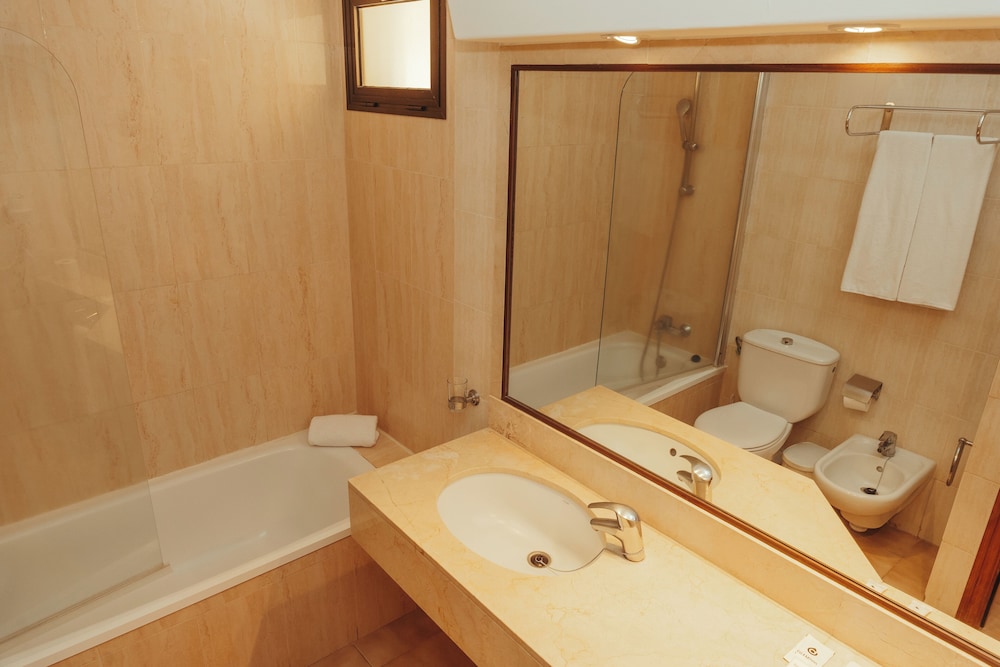 Habitación estándar doble, balcón, vistas al jardín del hotel LIVVO Lago Taurito & Aquapark. Foto 4