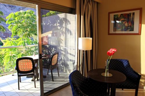 Habitación Doble con vistas al jardín del hotel LIVVO Costa Taurito & Aquapark. Foto 5