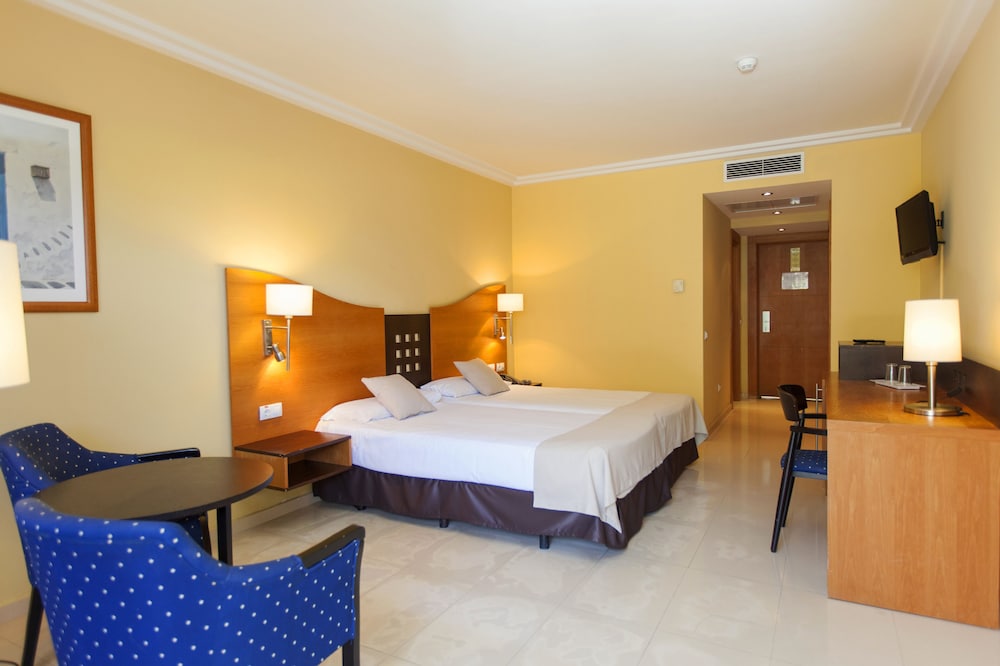 Habitación estándar doble, vistas al jardín (Aquapark Access) del hotel LIVVO Costa Taurito & Aquapark. Foto 2