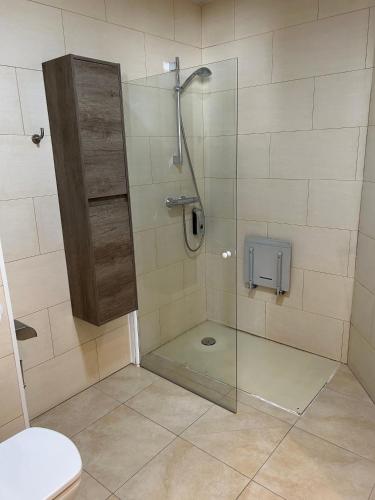 Habitación Doble adaptada para personas con movilidad reducida del hotel 1948 Manresa. Foto 2