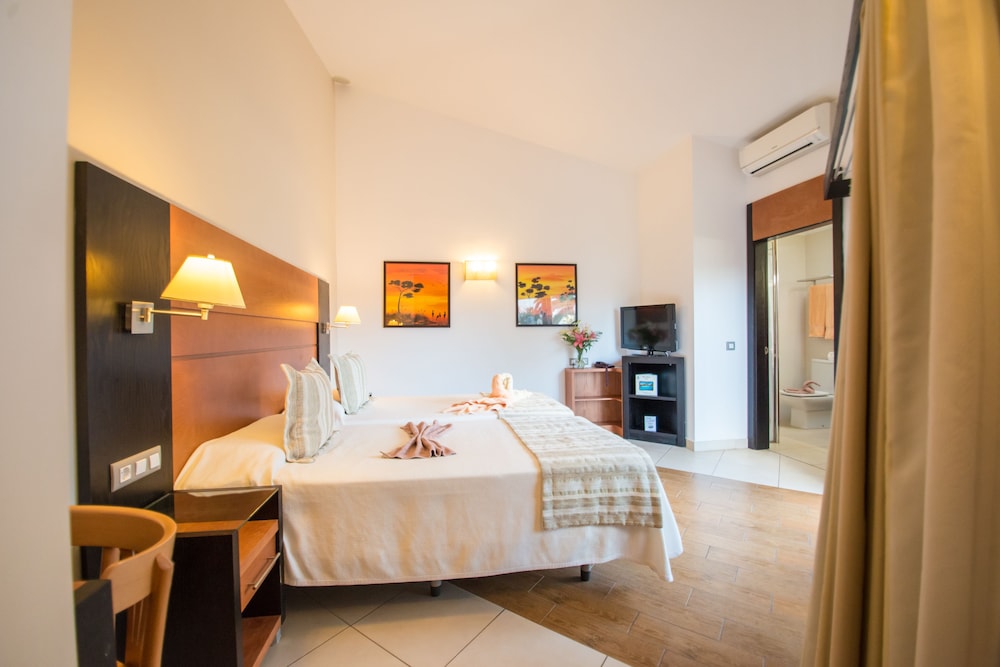 Suite romántica del hotel Hl Miraflor Suites. Foto 1