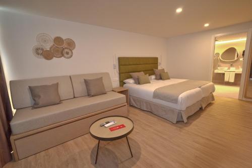 Estudio Superior del hotel Hl Miraflor Suites. Foto 3