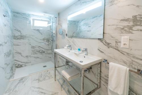 Suite Junior Deluxe del hotel Hl Rondo. Foto 11