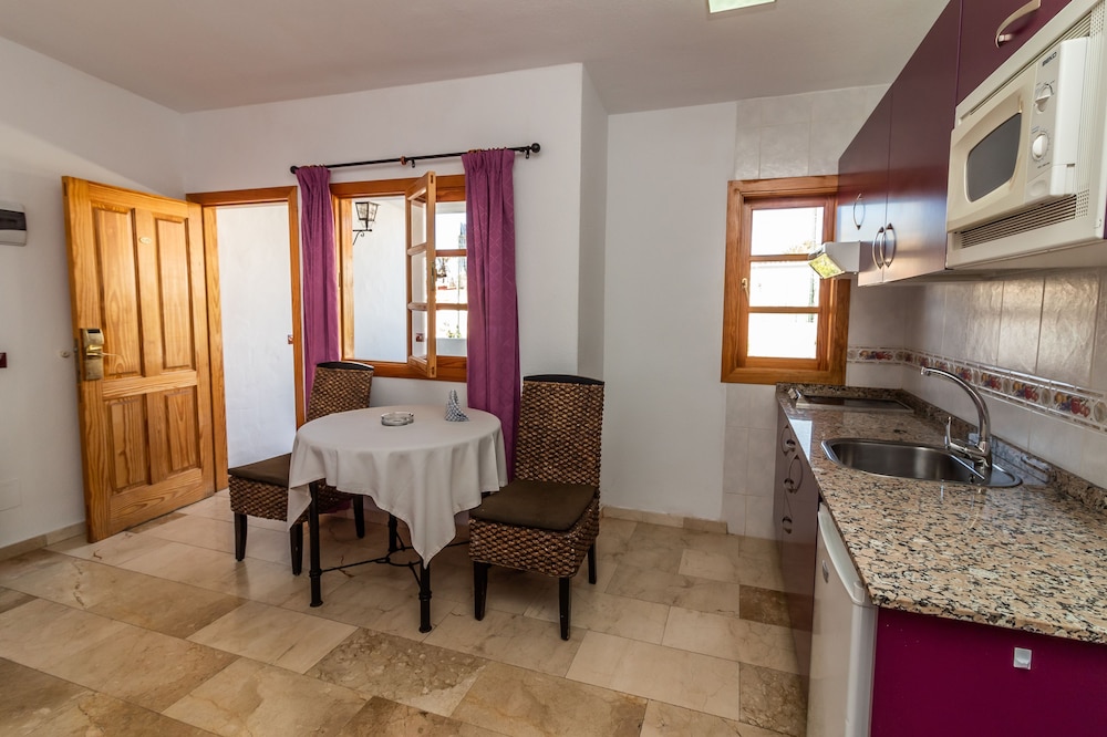 Bungalow, 1 habitación del hotel Bungalows Rebecca Park. Foto 8