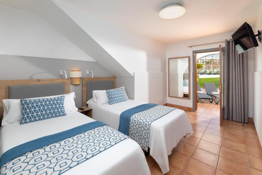 Bungalow 2 habitaciones del hotel Sol Barbacan. Foto 4