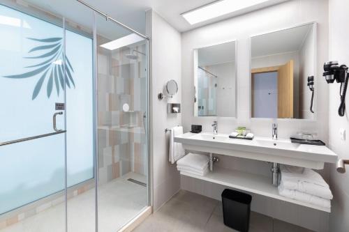 Habitación Doble con vistas al jardín del hotel Riu Palace Palmeras - All Inclusive