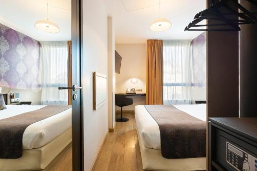 2 Habitaciones Dobles comunicadas del hotel Hor Europe. Foto 6