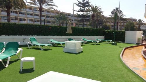 Apartamento Balcón o Terraza 1 habitación 1 Cama Individual del hotel Las Faluas. Foto 2