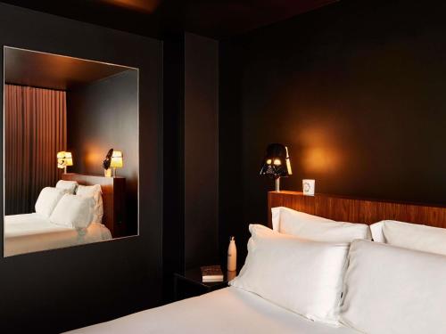 MEDIUM MAMA Double Room with Terrace del hotel Mama Shelter Paris East. Foto 1
