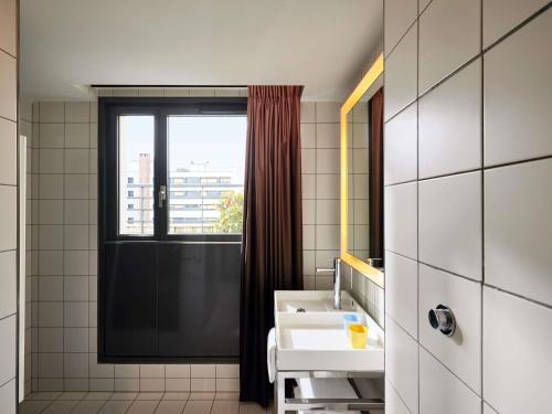 MEDIUM MAMA Double Room with Terrace del hotel Mama Shelter Paris East. Foto 2